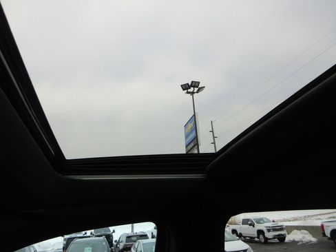 Certified 2023 GMC Sierra 1500 AT4 w/ AT4 Premium Package image 39