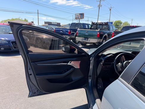 Used 2023 MAZDA MAZDA3 s FWD image 33