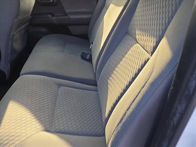 Used 2022 Toyota Tacoma SR w/ SR Convenience Package RWD image 17