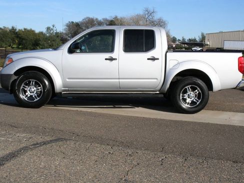 Used 2015 Nissan Frontier S image 8