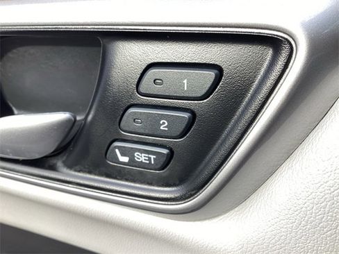 Used 2022 Honda CR-V Touring image 16