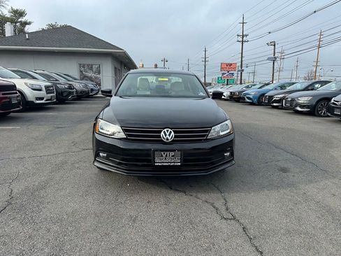 Used 2017 Volkswagen Jetta Sport w/ Jetta Sport Lighting Package image 2