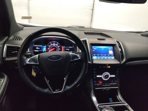 Used 2020 Ford Edge ST w/ Equipment Group 401A image 22