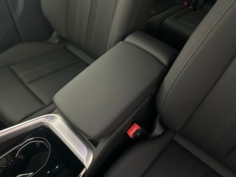 Certified 2025 Audi Q5 2.0T Premium Plus w/ Premium Plus image 19