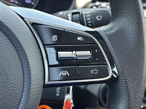 Used 2023 Kia Forte LXS w/ LXS Technology Package FWD image 23