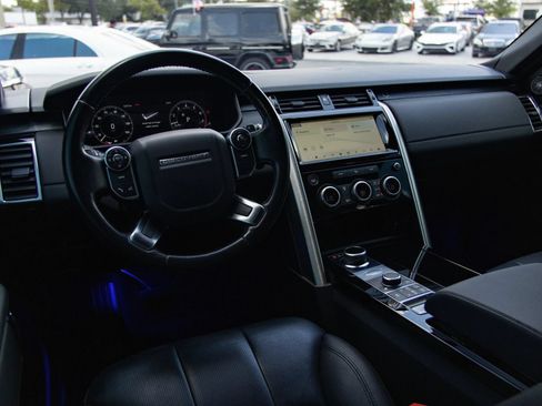 Used 2018 Land Rover Discovery HSE AWD/4WD image 22