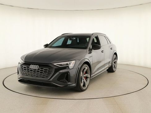 Certified 2024 Audi SQ8 e-tron Premium Plus w/ Black Optic Package AWD/4WD image 12