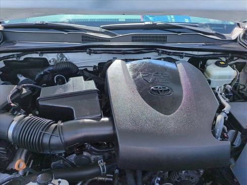 Certified 2020 Toyota Tacoma TRD Off-Road AWD/4WD image 21