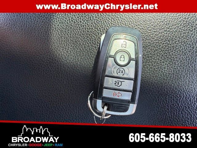 Used 2020 Ford Expedition XLT w/ Equipment Group 202A AWD/4WD image 25