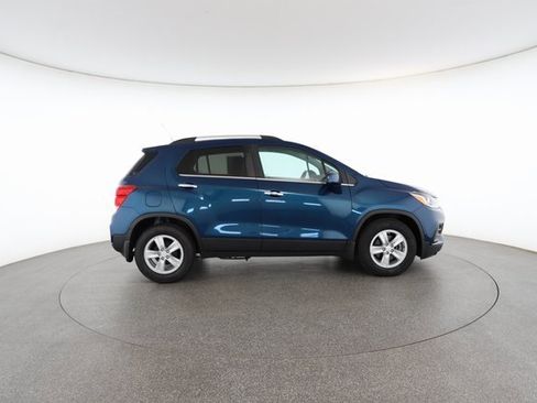 Used 2019 Chevrolet Trax LT w/ LT Convenience Package image 22