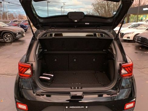 Certified 2025 Hyundai Venue SEL image 25