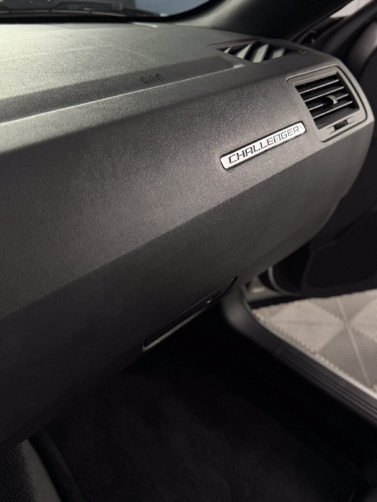 Used 2010 Dodge Challenger SE RWD image 24