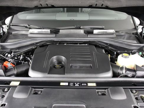 Used 2025 Land Rover Range Rover Sport SE AWD/4WD image 24