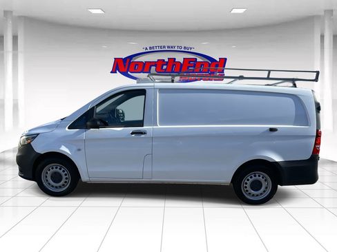 Used 2023 Mercedes-Benz Metris image 7