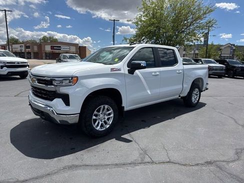 New 2026 Chevrolet Silverado 1500 LT w/ Z71 Off-Road Package AWD/4WD image 3
