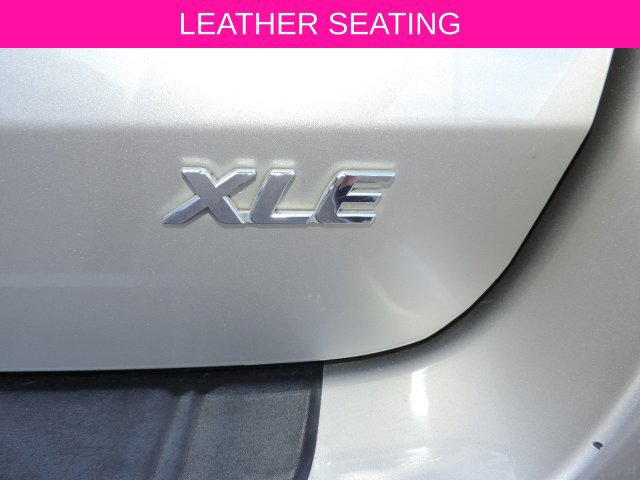 Used 2016 Toyota Sienna XLE w/ XLE Navigation Package FWD image 12