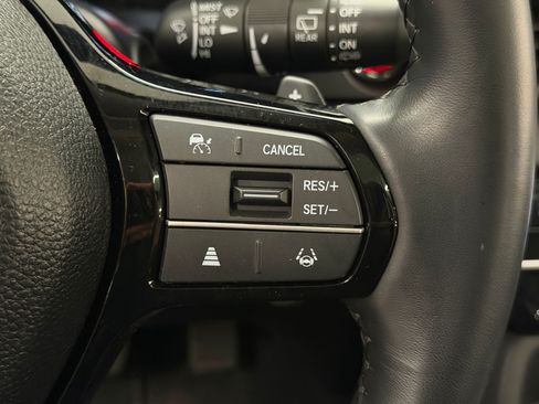 Used 2024 Honda Pilot Touring image 29