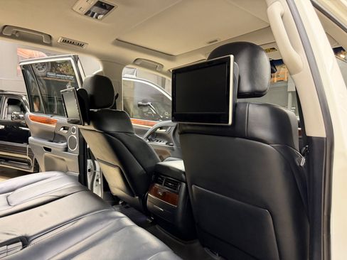 Used 2016 Lexus LX 570 4WD w/ Luxury Package image 22