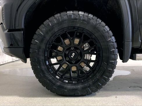 Used 2025 GMC Sierra 1500 Denali w/ Denali Reserve Package AWD/4WD image 8