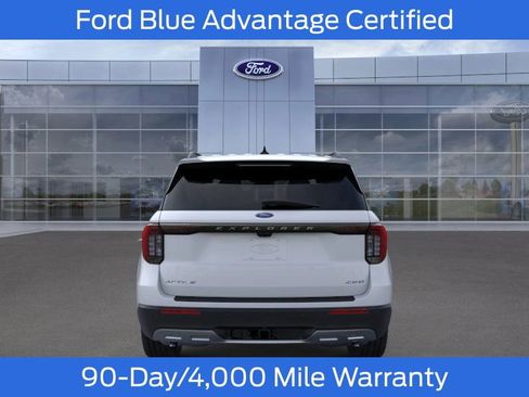 Used 2026 Ford Explorer Active w/ Active Comfort Package AWD/4WD image 6