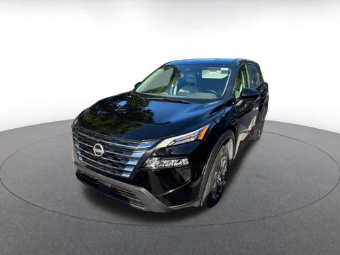 Used 2025 Nissan Rogue SV FWD image 9