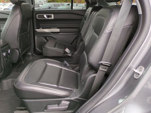 Certified 2022 Ford Explorer XLT w/ Equipment Group 202A image 14