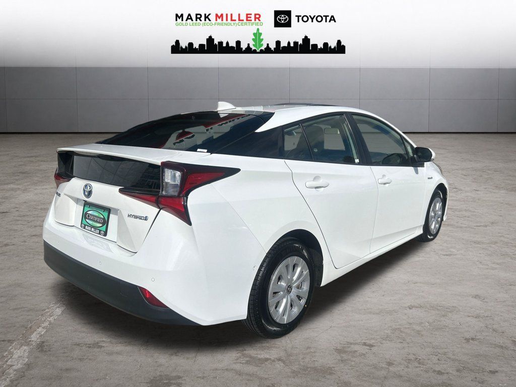 Used 2022 Toyota Prius LE FWD image 6