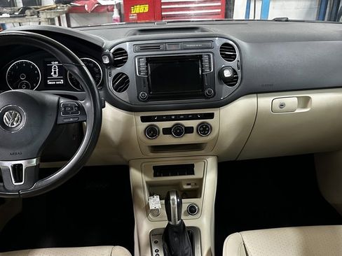 Used 2016 Volkswagen Tiguan SE image 5