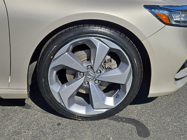 Used 2018 Honda Accord Touring image 8