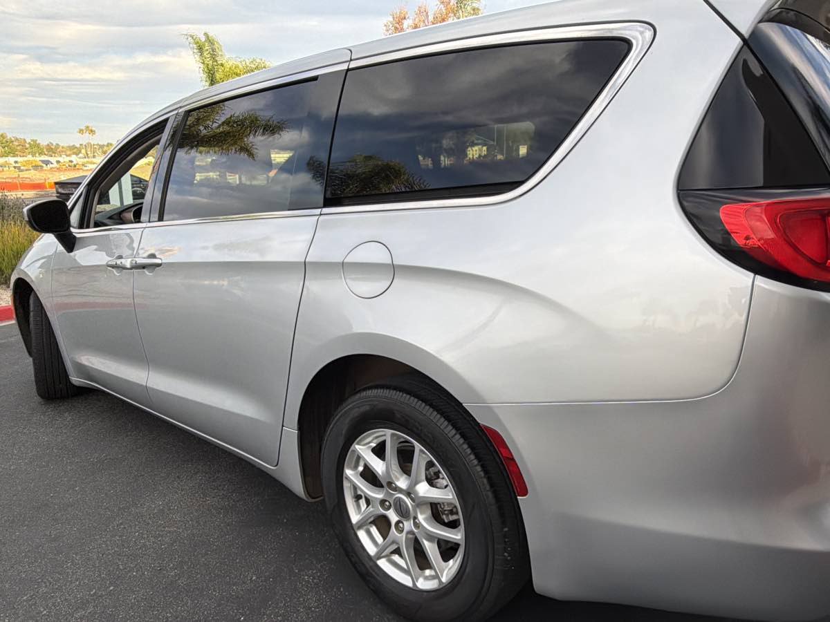 Used 2022 Chrysler Voyager LX FWD image 18