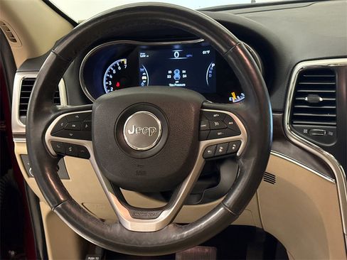 Used 2018 Jeep Grand Cherokee Limited w/ Luxury Group II image 17