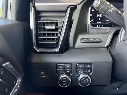 Certified 2025 GMC Sierra 2500 Denali Ultimate image 18