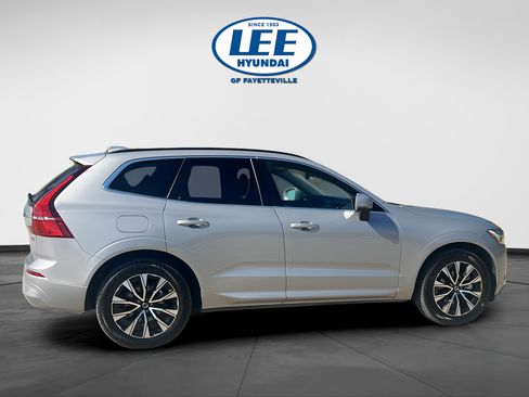 Used 2023 Volvo XC60 B5 Core w/ Climate Package FWD image 2