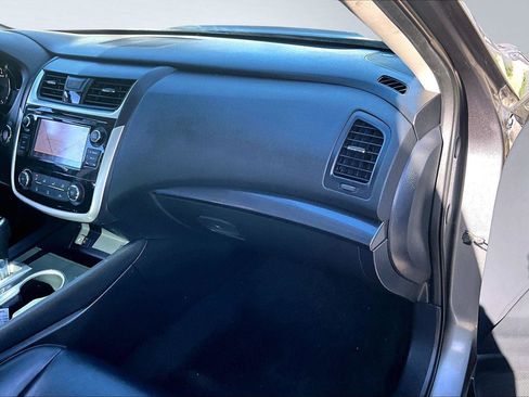 Used 2018 Nissan Altima 2.5 SR w/ SR Special Edition image 17