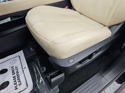 Used 2023 INFINITI QX60 Sensory w/ Cargo Package AWD/4WD image 32