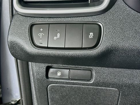 Used 2019 Kia Sorento FWD image 17