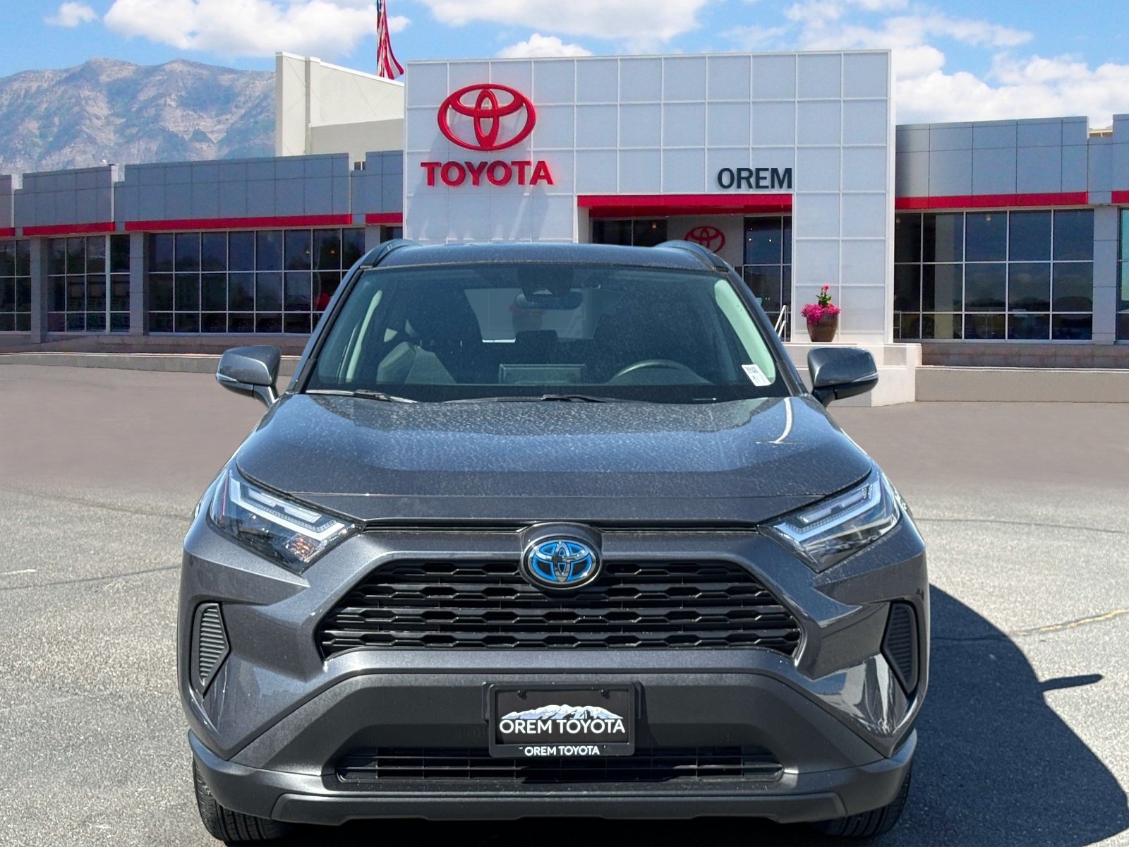 Used 2024 Toyota RAV4 LE AWD/4WD image 2