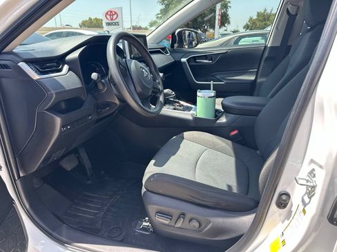 Used 2024 Toyota RAV4 XLE w/ Convenience Package FWD image 5