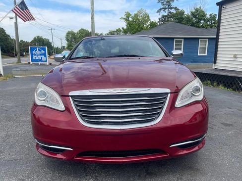 Used 2013 Chrysler 200 Limited FWD image 2