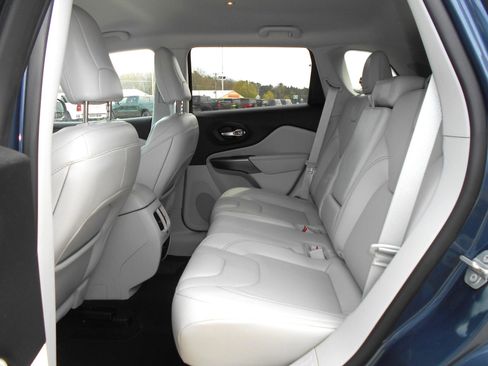 Certified 2020 Jeep Cherokee Limited AWD/4WD image 7