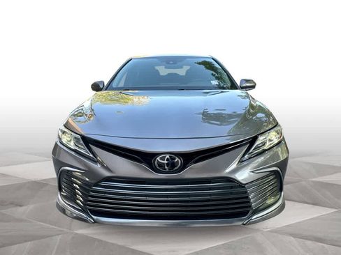 Used 2023 Toyota Camry LE image 3