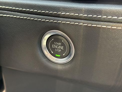 Used 2026 Cadillac Escalade ESV Luxury RWD image 16