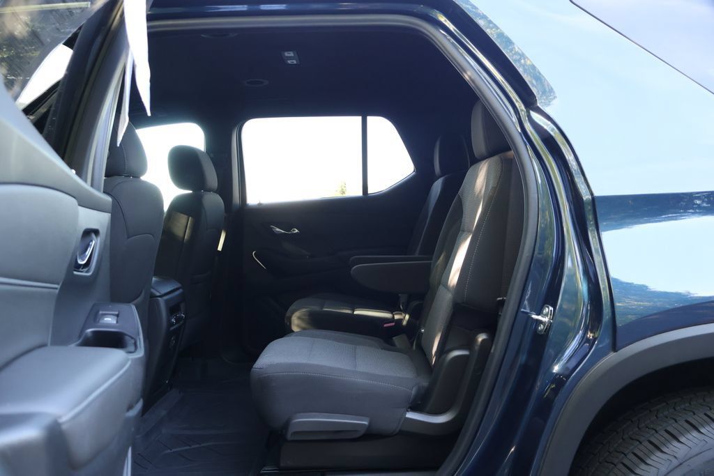 Certified 2023 Chevrolet Traverse LT FWD image 45