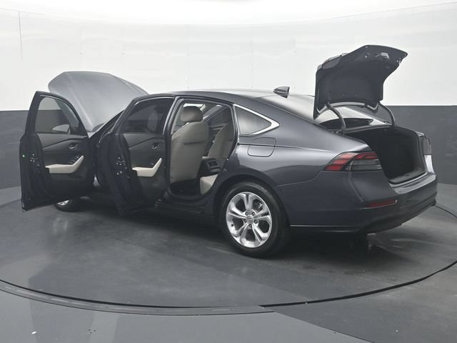 Used 2025 Honda Accord LX image 39