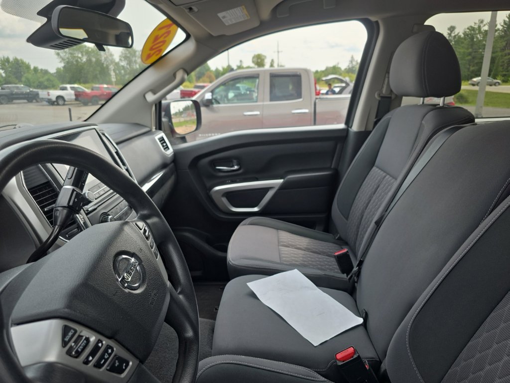 Used 2021 Nissan Titan SV AWD/4WD image 16