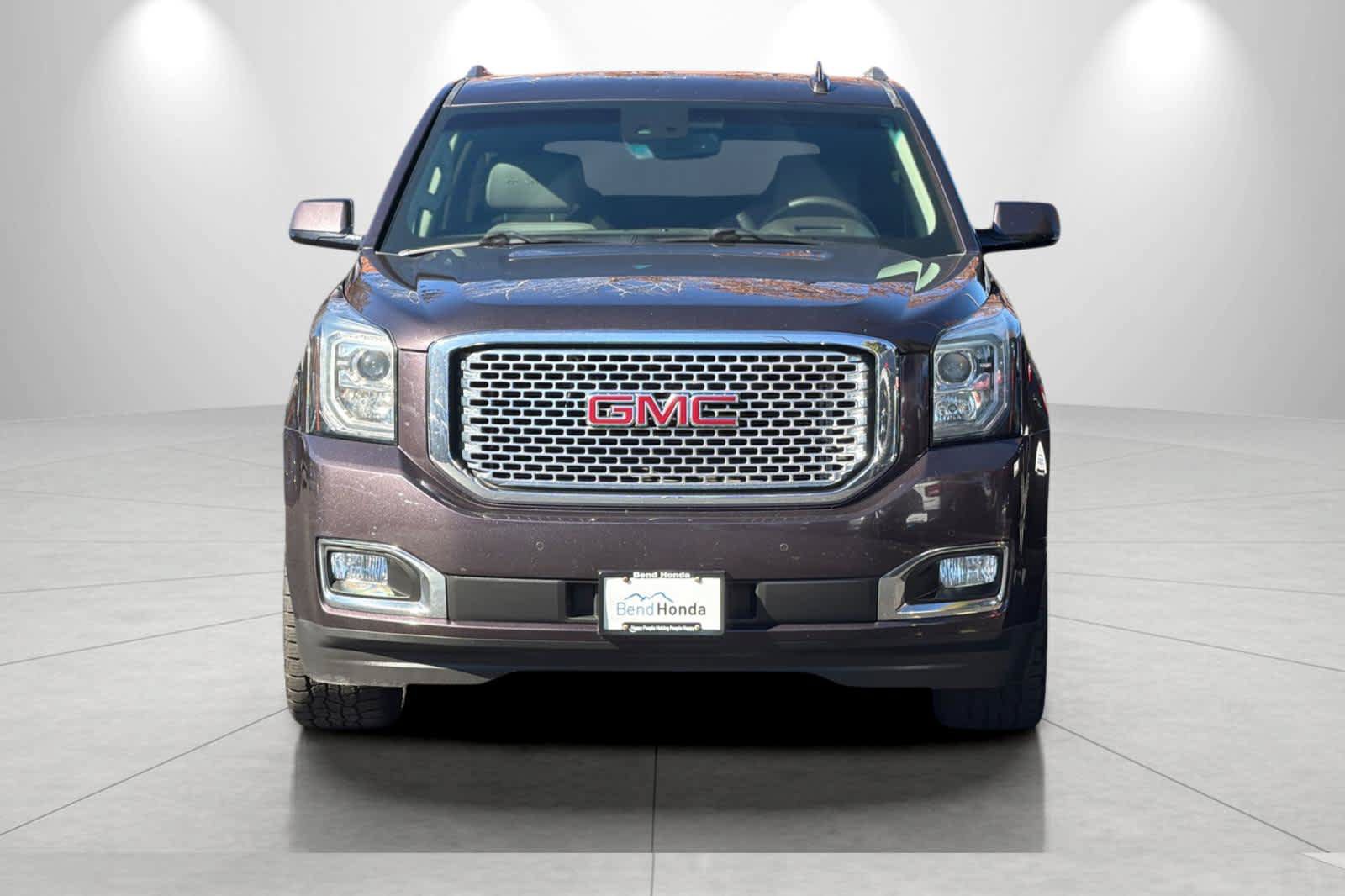 Used 2015 GMC Yukon Denali w/ Premium Package AWD/4WD image 10