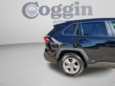 Certified 2025 Toyota RAV4 LE AWD/4WD image 30
