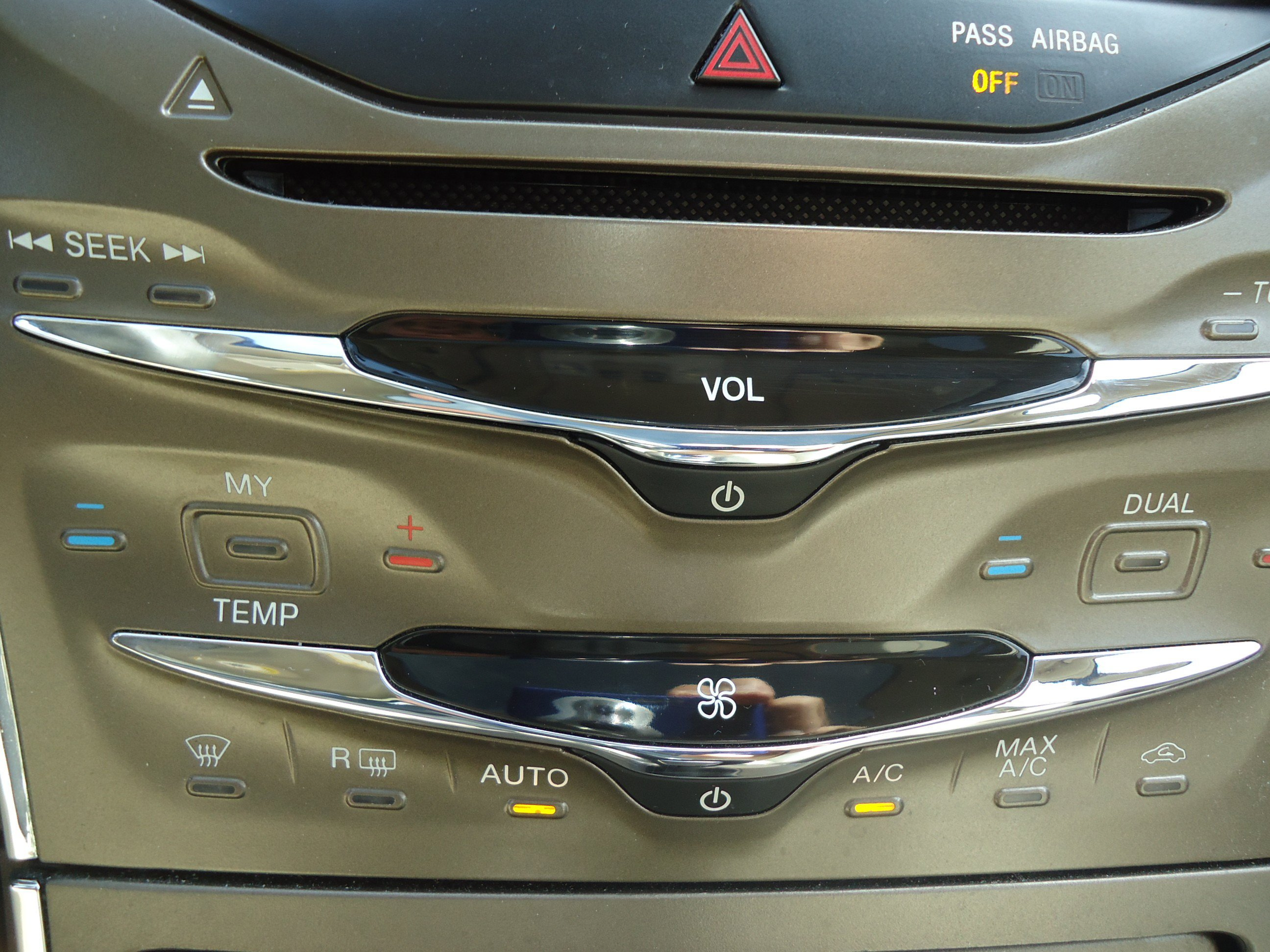 Used 2015 Lincoln MKX AWD w/ Equipment Group 102A image 20