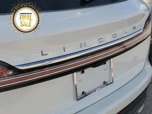 Certified 2023 Lincoln Nautilus Reserve image 14