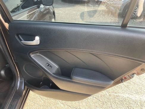 Used 2018 Kia Forte LX image 14